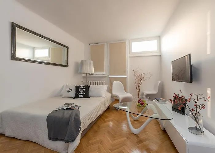 V Ajax Rondo Onz Appartement Warschau