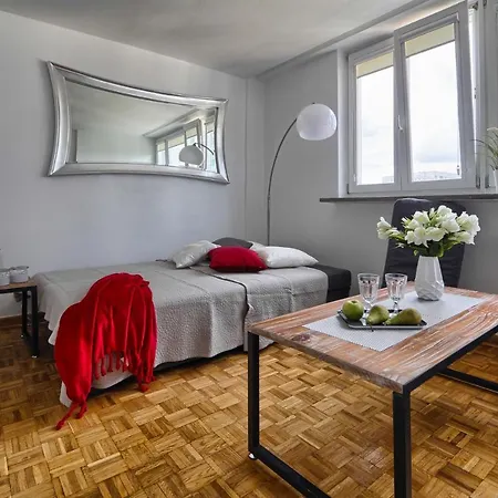 V Ajax Rondo Onz * Βαρσοβία